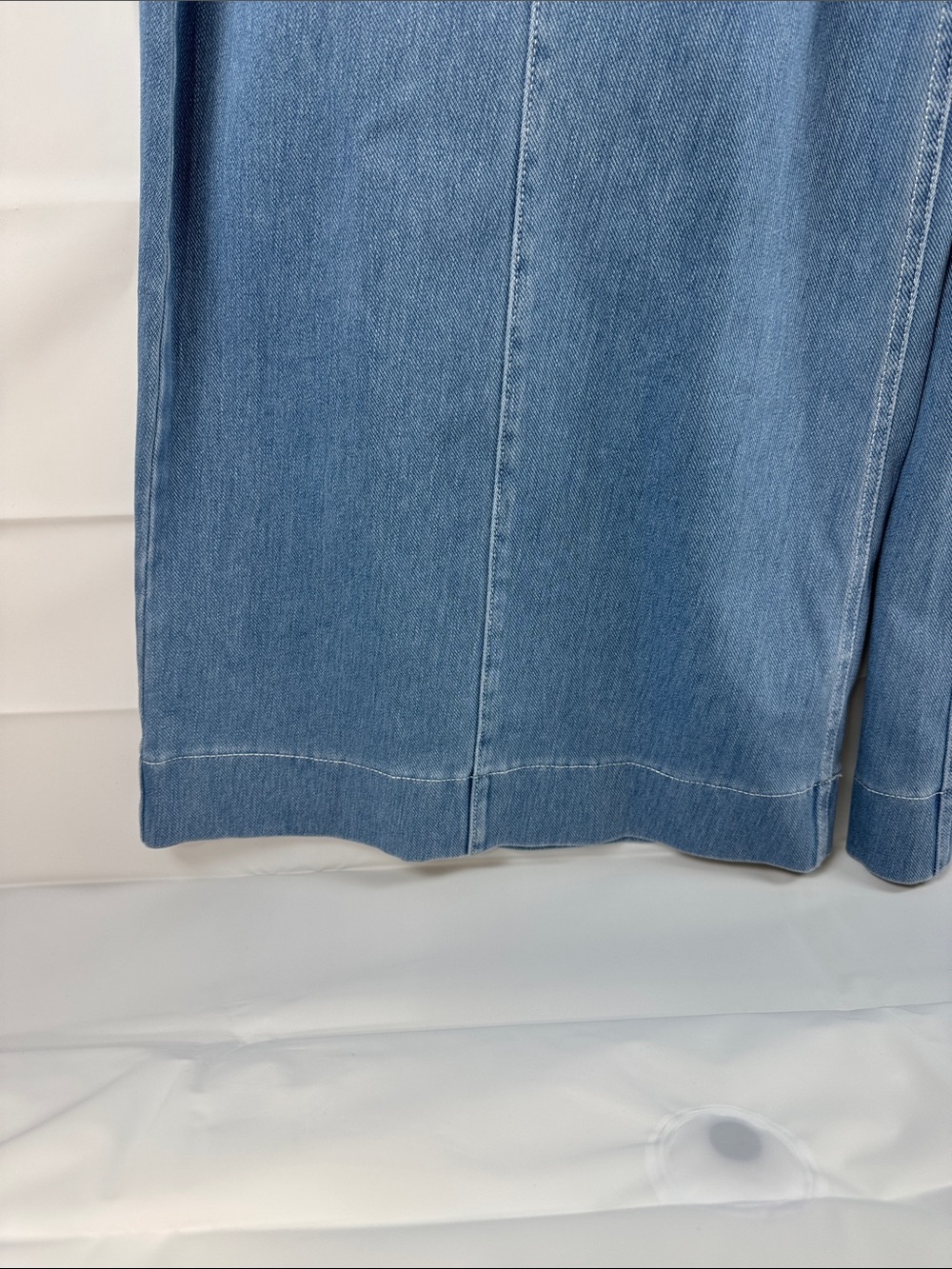 HALARA Light Wash Wide-Leg Denim Jeans - Picture 4 of 15